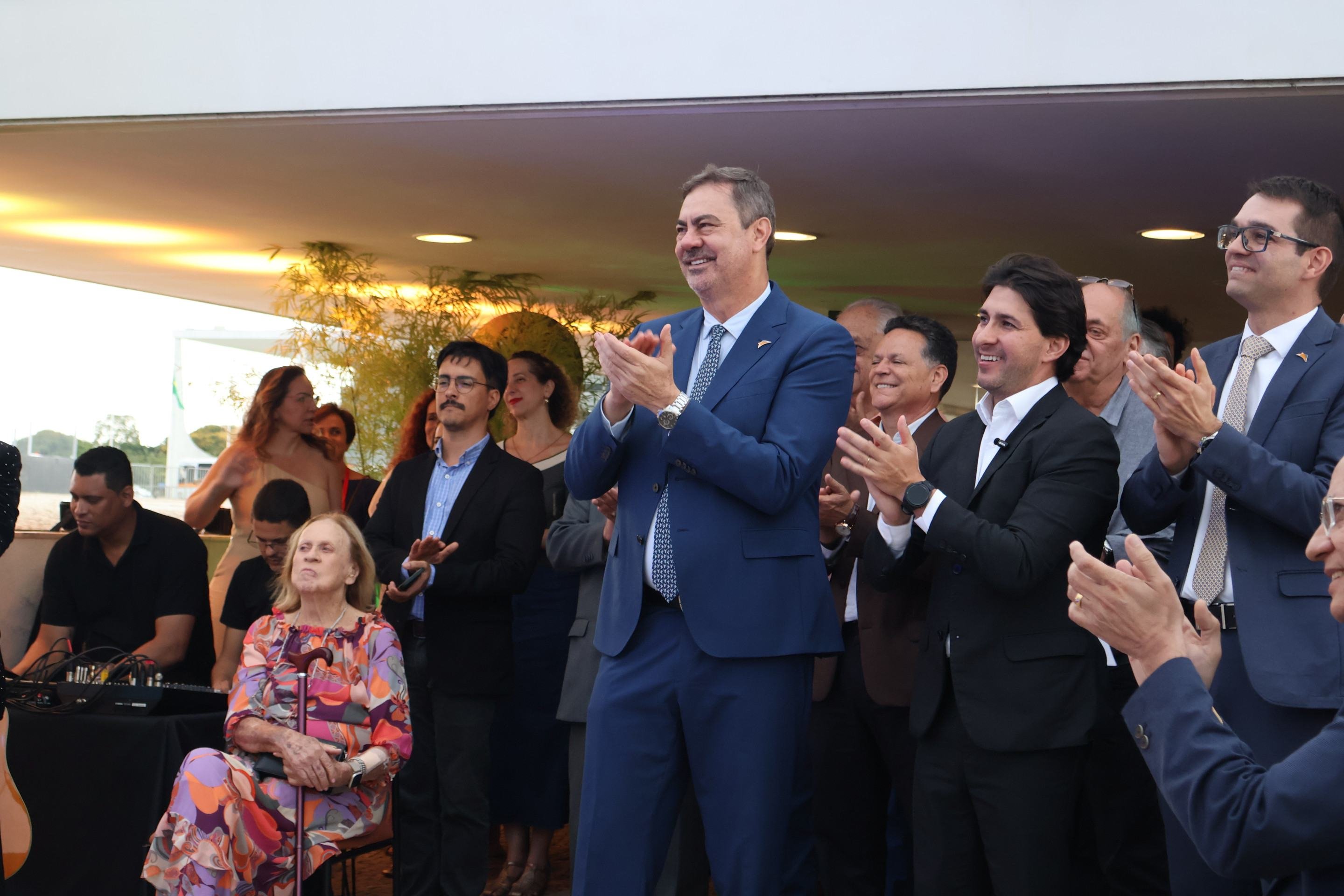  15/12/2025 Bruna Gaston CB/DA Press. Caf&eacute;-escola Senac Casa de Ch&aacute;. 118 anos Oscar Niemeyer, celebra&ccedil;&atilde;o com inaugura&ccedil;&atilde;o de est&aacute;tua.       