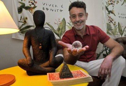 O astrólogo e tarólogo Arthur Tadeu Curado diz que 2026 será, do ponto de vista astrológico, o ano mais marcante da década -  (crédito:  Marcelo Ferreira/CB/D.A Press) -O astrólogo e tarólogo Arthur Tadeu Curado diz que 2026 será, do ponto de vista astrológico, o ano mais marcante da década -  (crédito:  Marcelo Ferreira/CB/D.A Press)