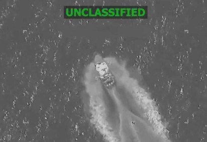 Exército dos Estados Unidos anunciou novos ataques contra três supostas embarcações carregadas com drogas -  (crédito: Reprodução/X/U.S. Southern Command) -Exército dos Estados Unidos anunciou novos ataques contra três supostas embarcações carregadas com drogas -  (crédito: Reprodução/X/U.S. Southern Command)