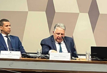 O ex-governador do Rio de Janeiro, Anthony Garotinho, em depoimento à CPI do Crime Organizado, no Senado -  (crédito: Vanilson Oliveira / CB / DA Press) -O ex-governador do Rio de Janeiro, Anthony Garotinho, em depoimento à CPI do Crime Organizado, no Senado -  (crédito: Vanilson Oliveira / CB / DA Press)