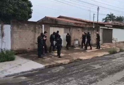 Policiais cumpriram mandados de prisão e busca em Goiânia -  (crédito:  PCDF) -Policiais cumpriram mandados de prisão e busca em Goiânia -  (crédito:  PCDF)