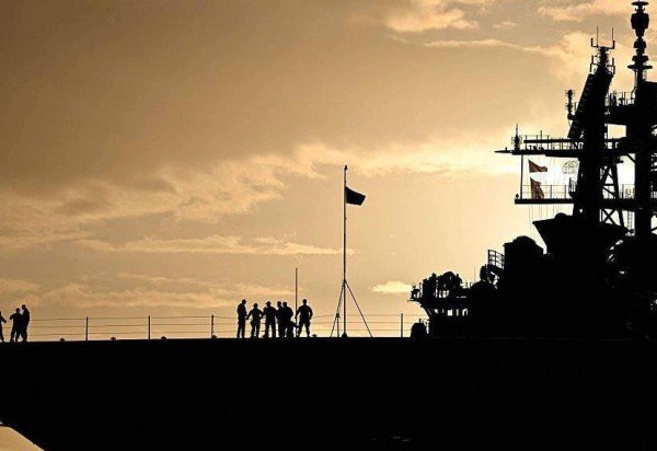 Trump ordena bloqueio 'total' de todos petroleiros sancionados que entrem e saiam da Venezuela -  (crédito: BBC Geral)