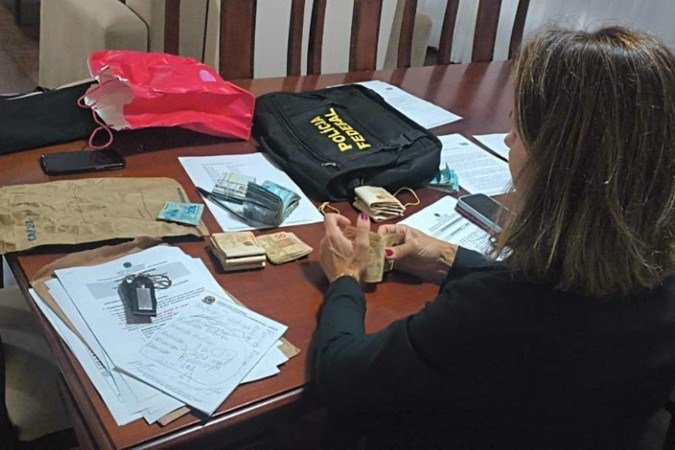 PF deflagra operação para combater corrupção e lavagem de dinheiro
- (crédito: Divulgação/PF) PF deflagra operação para combater corrupção e lavagem de dinheiro
- (crédito: Divulgação/PF)