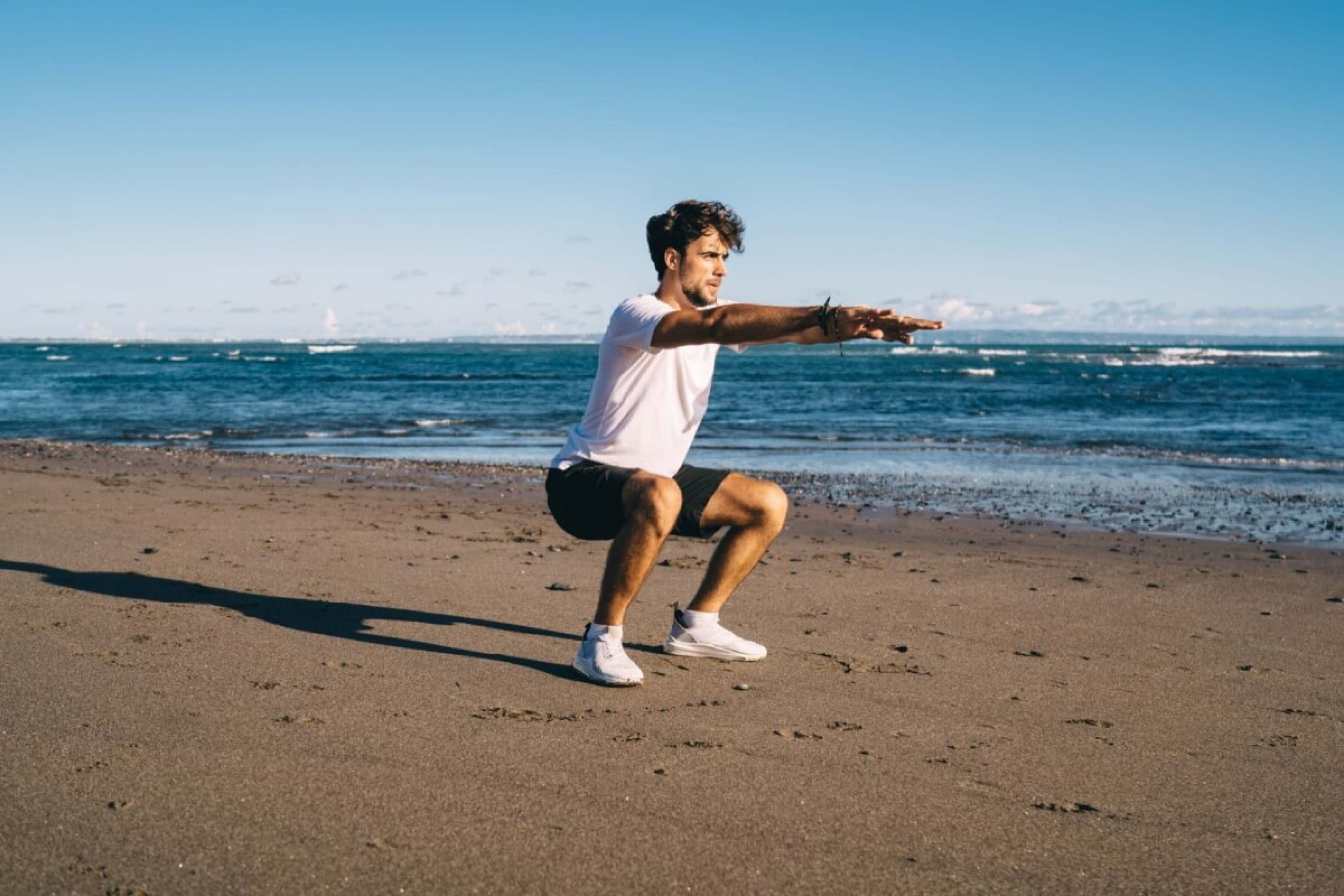 5 exercícios sem equipamentos para manter a massa muscular durante as férias