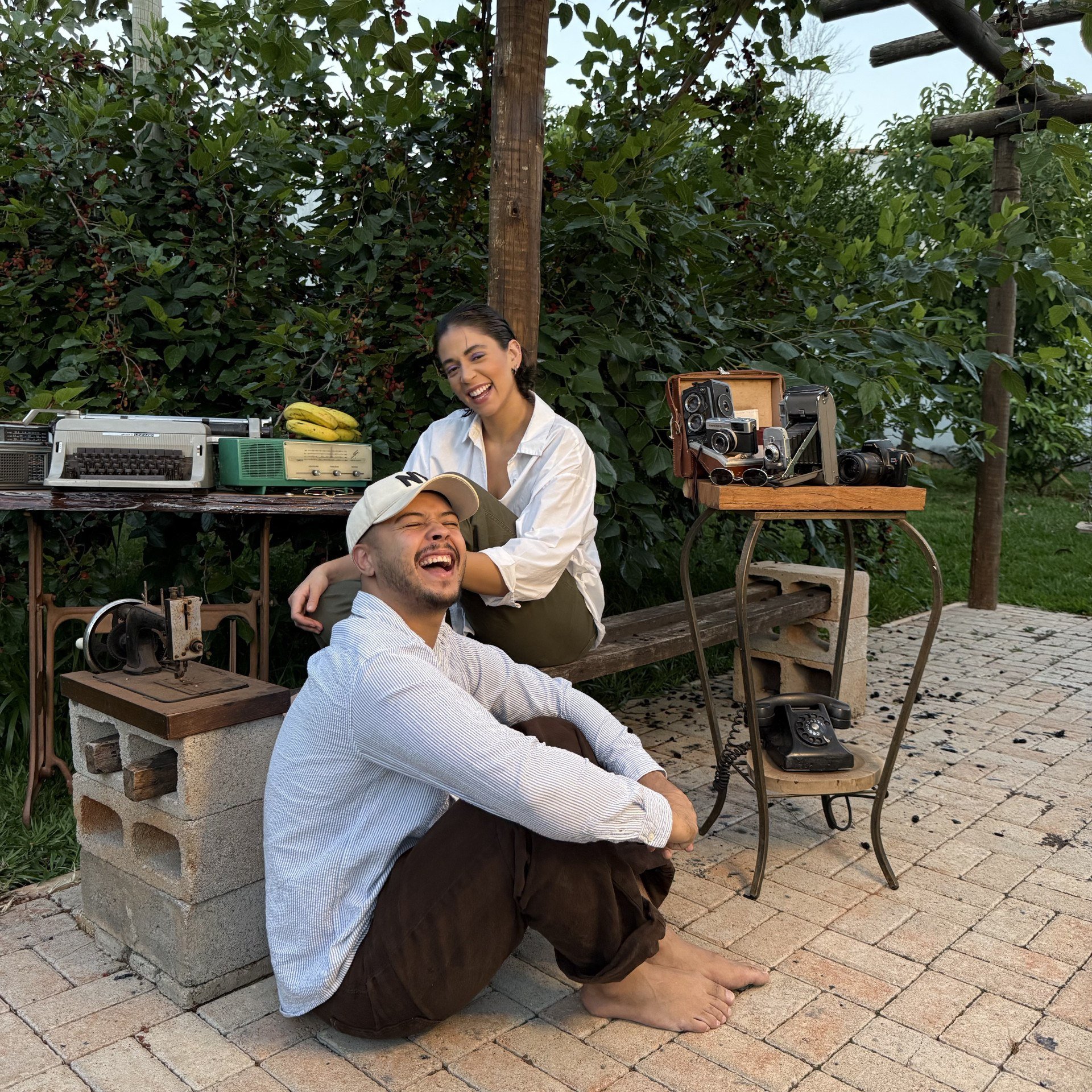 Duo Antonela, formado pelos m&uacute;sicos Ant&ocirc;nio Lucas e Gabriela Costa, realiza show ac&uacute;stico e intimista na Infinu