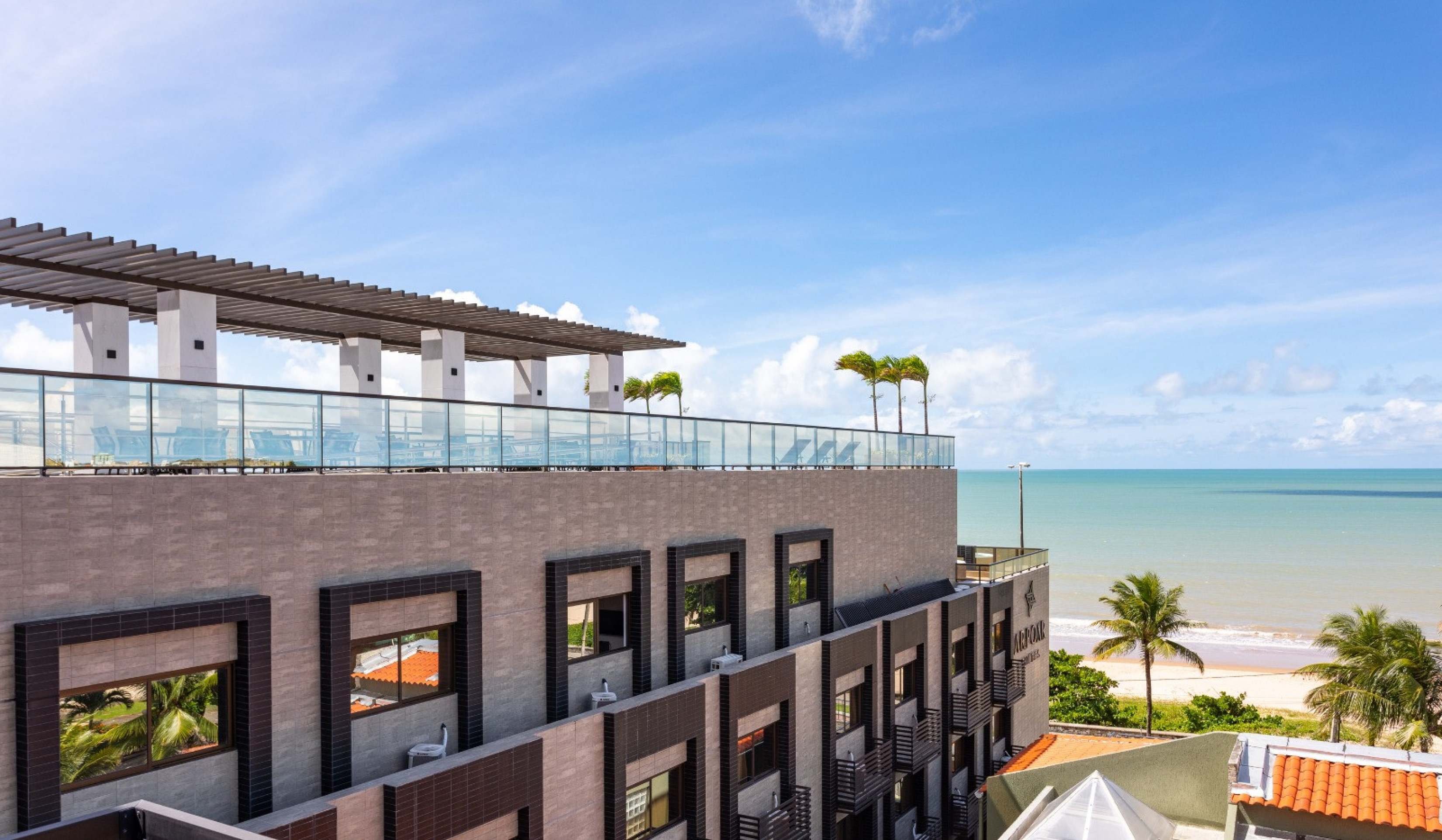 Verão no litoral: aproveite praias no Nordeste e no Sul