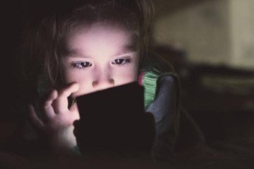 Há risco maior de depressão e obesidade pelo uso precoce de celulares, mostra pesquisa  -  (crédito: Divulgação/Nações Unidas)