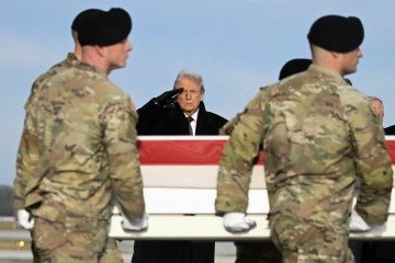 Os mortos foram dois sargentos da Guarda Nacional de Iowa e um civil do estado de Michigan, que trabalhava como intérprete - (crédito: AFP) Os mortos foram dois sargentos da Guarda Nacional de Iowa e um civil do estado de Michigan, que trabalhava como intérprete - (crédito: AFP)