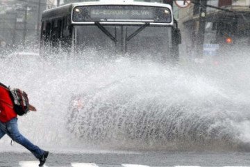 Cidades foram destruídas com as chuvas - (crédito: Neide Carlos/Flickr ) Cidades foram destruídas com as chuvas - (crédito: Neide Carlos/Flickr )