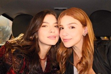 Com Alanis Guillen, como o casal Loquinha, em Três Graças: repercussão internacional de romance lésbico
