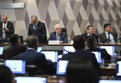 A estratégia foi vista como uma forma de abrir espaço para negociações de última hora e para ajustes no relatório
 -  (crédito:  Saulo Cruz/Agência Senado) -A estratégia foi vista como uma forma de abrir espaço para negociações de última hora e para ajustes no relatório
 -  (crédito:  Saulo Cruz/Agência Senado)