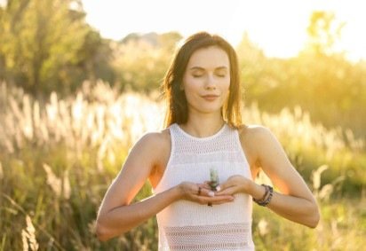 Elementos naturais como pedras e rituais podem auxiliar no alinhamento de intenções para a virada de ano (Imagem: New Africa | Shutterstock) -  (crédito: EdiCase) -Elementos naturais como pedras e rituais podem auxiliar no alinhamento de intenções para a virada de ano (Imagem: New Africa | Shutterstock) -  (crédito: EdiCase)