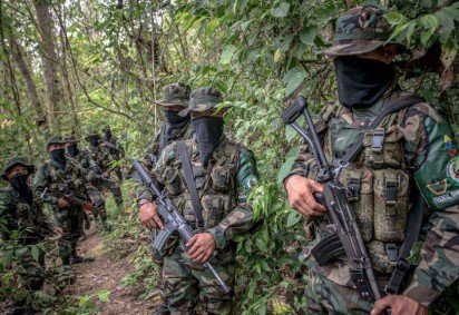 O tráfico de migrantes de centenas de milhares de pessoas entre 2021 e 2025 gerou uma importante injeção de recursos para comunidades locais na Colômbia e para grupos como o EGC, segundo especialistas -  (crédito: DANILO GOMEZ/AFP via Getty Images) -O tráfico de migrantes de centenas de milhares de pessoas entre 2021 e 2025 gerou uma importante injeção de recursos para comunidades locais na Colômbia e para grupos como o EGC, segundo especialistas -  (crédito: DANILO GOMEZ/AFP via Getty Images)