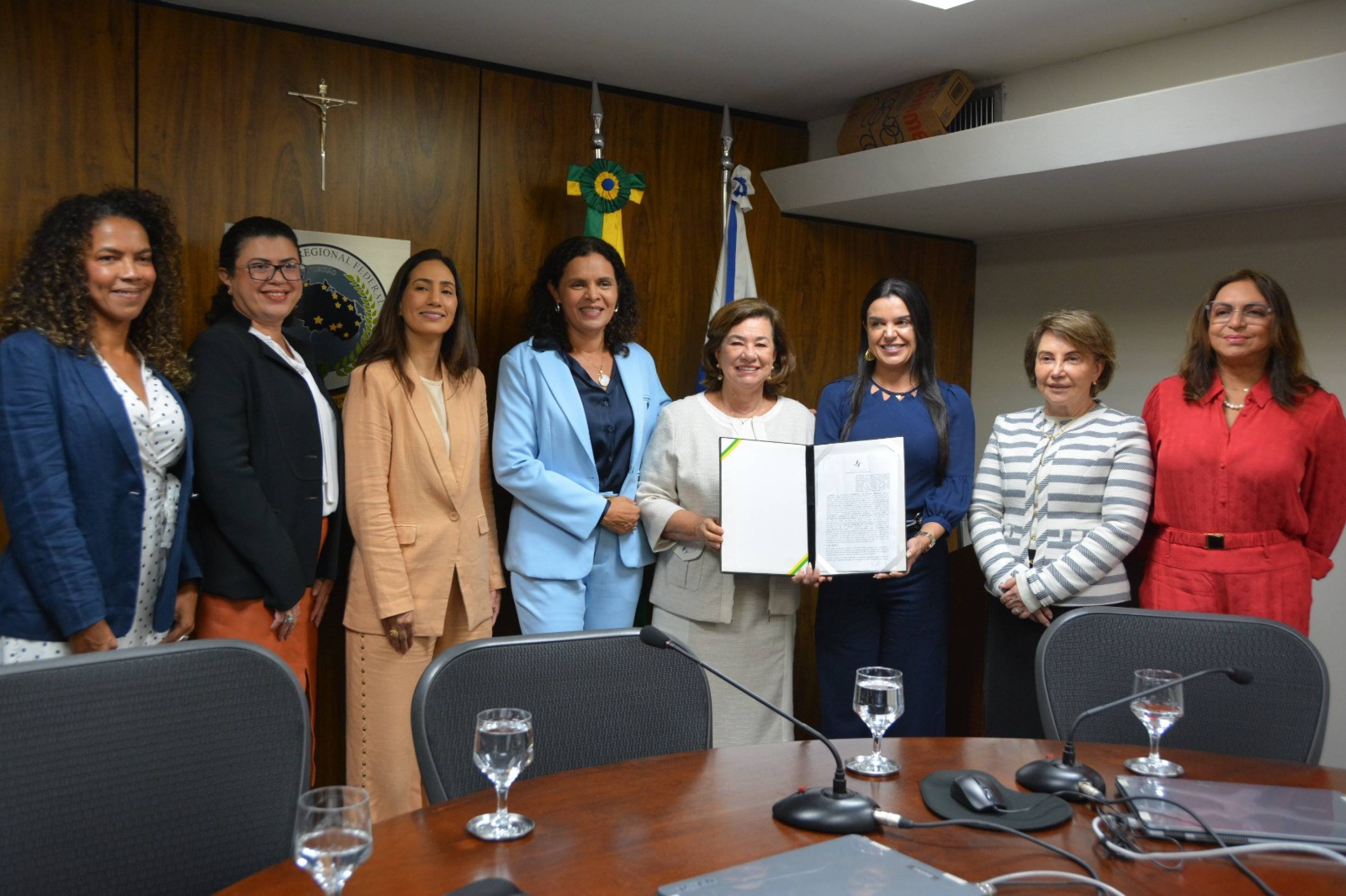 TRF1 se compromete a contratar vítimas em situação de violência doméstica