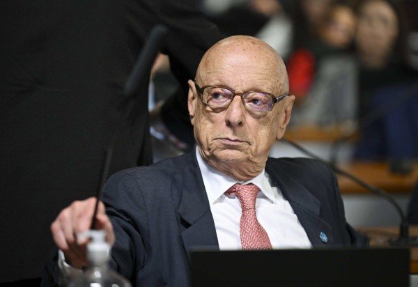 'No que se faz é um esclarecimento, não uma alteração de sentido', sustenta Amin no relatório. Para ele, a redação vinda da Câmara deixou margem a dúvidas técnicas sobre o alcance das mudanças na progressão de regime previstas na Lei de Execução Penal.
 -  (crédito:  Saulo Cruz/Agência Senado)