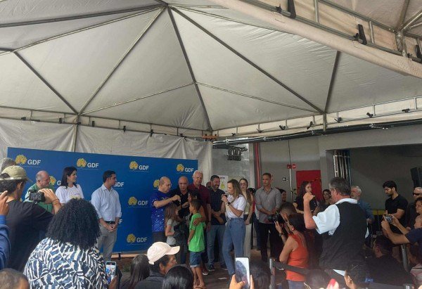 Lara Costa/CB/DA Press