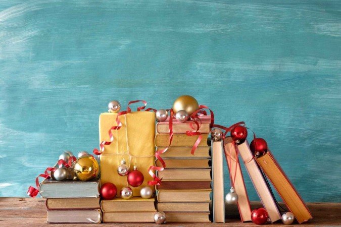 Os livros inspiram mudanças, ampliam o olhar sobre o mundo e são excelentes presentes de Natal (Imagem: Thomas Bethge | Shutterstock) - (crédito: EdiCase) Os livros inspiram mudanças, ampliam o olhar sobre o mundo e são excelentes presentes de Natal (Imagem: Thomas Bethge | Shutterstock) - (crédito: EdiCase)