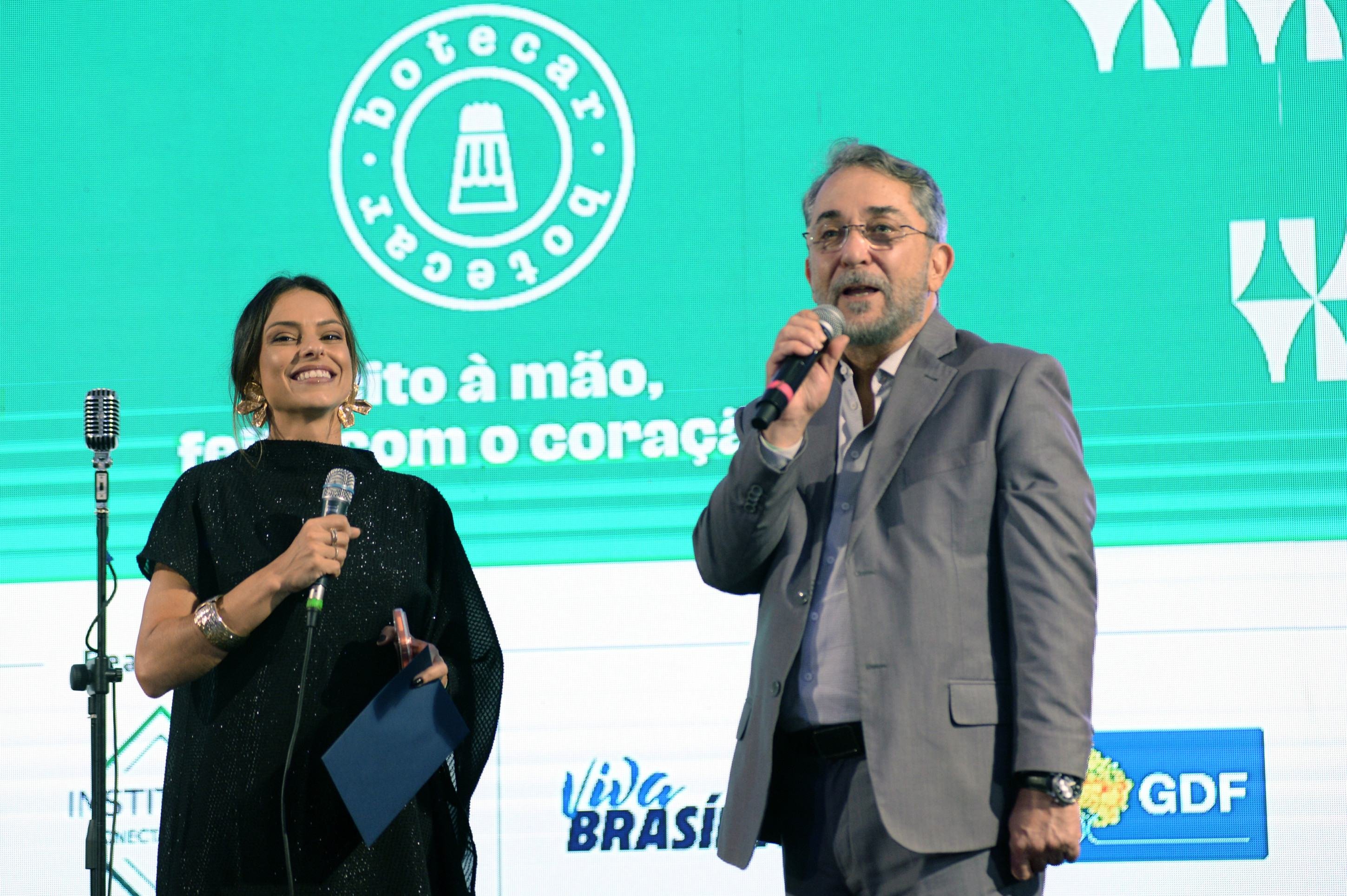  Guiulherme Machado, presidente do Correio: 