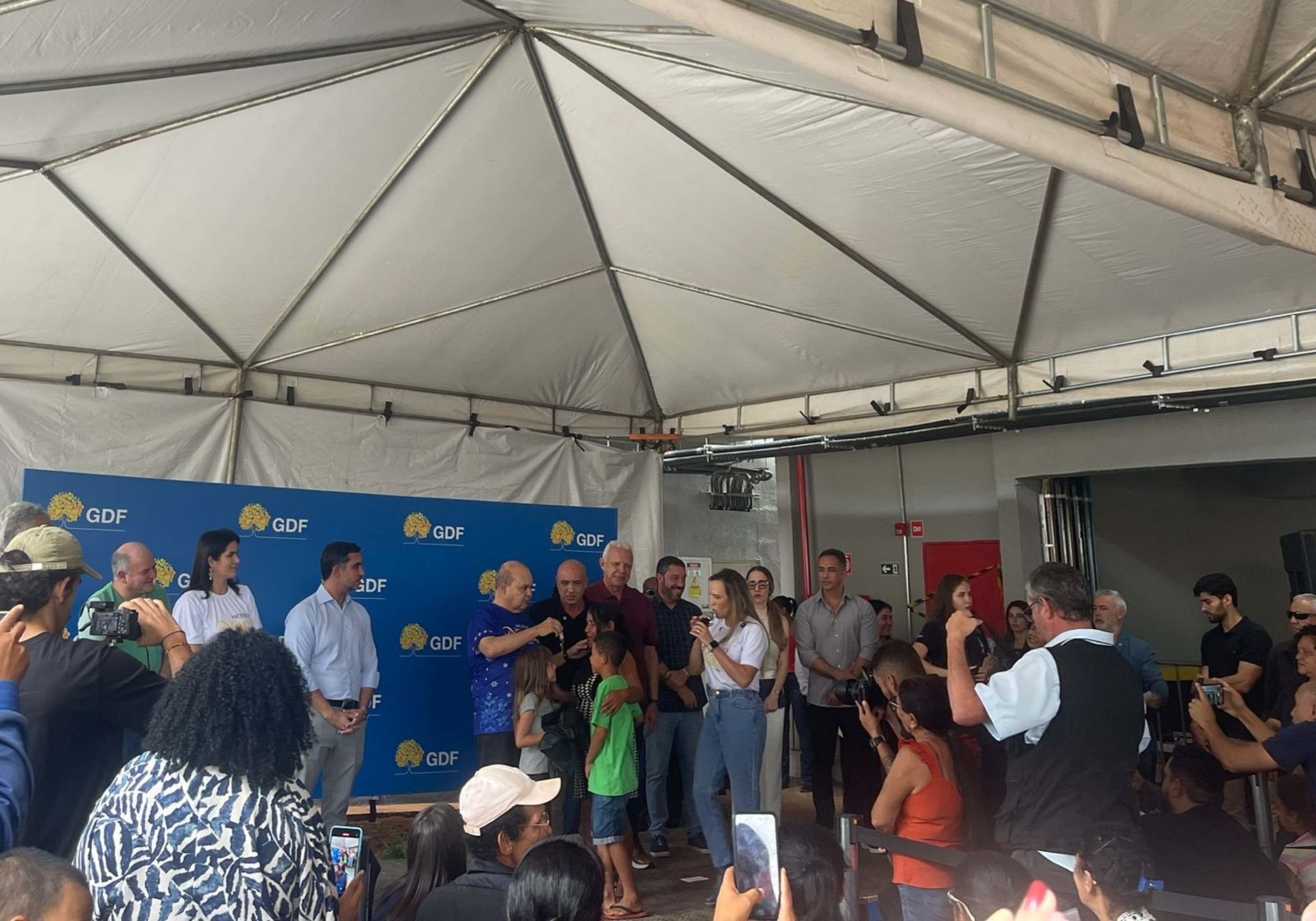 Ibaneis Rocha entrega as chaves de 140 moradias no Sol Nascente