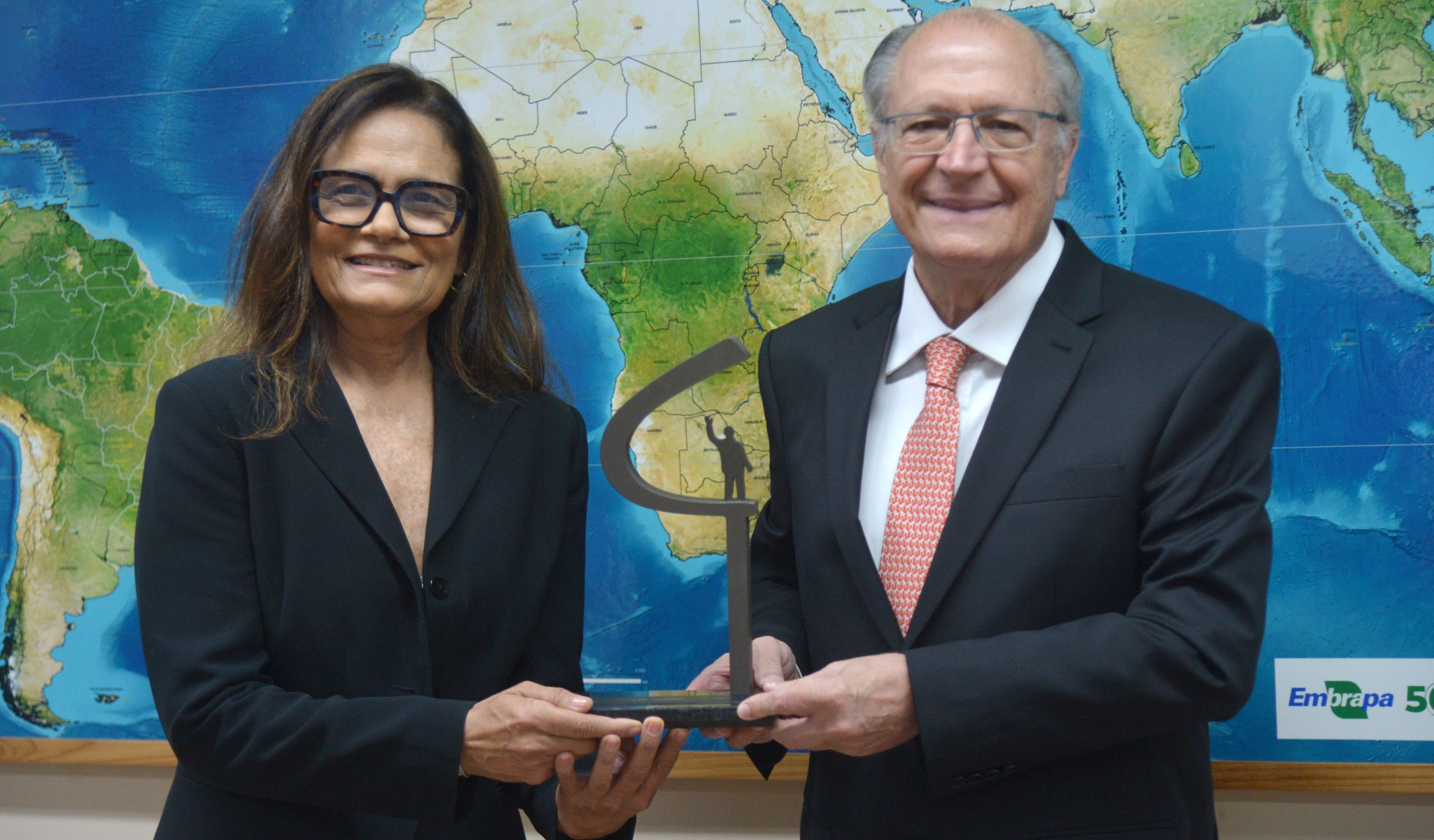  18/12/2025 - Ed Alves/CB/DA Press.Politica. Entrega do Premio JK para Vice Presidente Geraldo Alckmin.  