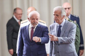 Também participaram do almoço o ministro da Defesa, José Múcio, e outras autoridades militares - (crédito: Fabio Rodrigues-Pozzebom/Agência Brasil) Também participaram do almoço o ministro da Defesa, José Múcio, e outras autoridades militares - (crédito: Fabio Rodrigues-Pozzebom/Agência Brasil)