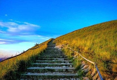 Existem diversas grandes escadarias pelo mundo que, além de facilitar o acesso em terrenos desafiadores, tornaram-se verdadeiras atrações turísticas. Elas encantam pela história, arquitetura ou paisagem, sendo um marco em suas localidades.  -  (crédito: Imagem de krystianwin por Pixabay) -Existem diversas grandes escadarias pelo mundo que, além de facilitar o acesso em terrenos desafiadores, tornaram-se verdadeiras atrações turísticas. Elas encantam pela história, arquitetura ou paisagem, sendo um marco em suas localidades.  -  (crédito: Imagem de krystianwin por Pixabay)