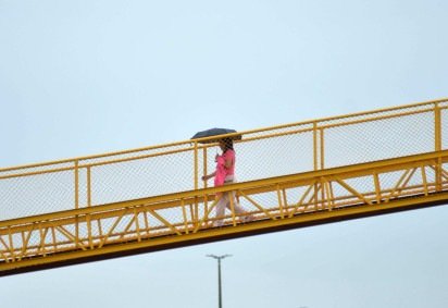 Amanhecer com chuva - Pista da Estrutural - Quinta-feira, 18 de Dezembro de 2025 -  (crédito: Ed Alves/CB) -Amanhecer com chuva - Pista da Estrutural - Quinta-feira, 18 de Dezembro de 2025 -  (crédito: Ed Alves/CB)