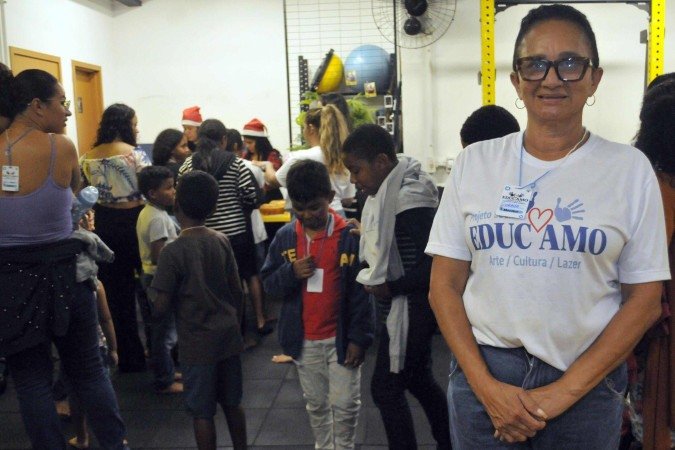 Soraya Santos, diretora do projeto Educamo, afirma que o acolhimento &eacute; muito importantes para as crian&ccedil;as