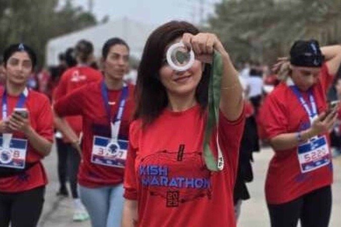 Mulheres iranianas desafiam o uso do hijab em Teerã - (crédito: Getty Images) Mulheres iranianas desafiam o uso do hijab em Teerã - (crédito: Getty Images)