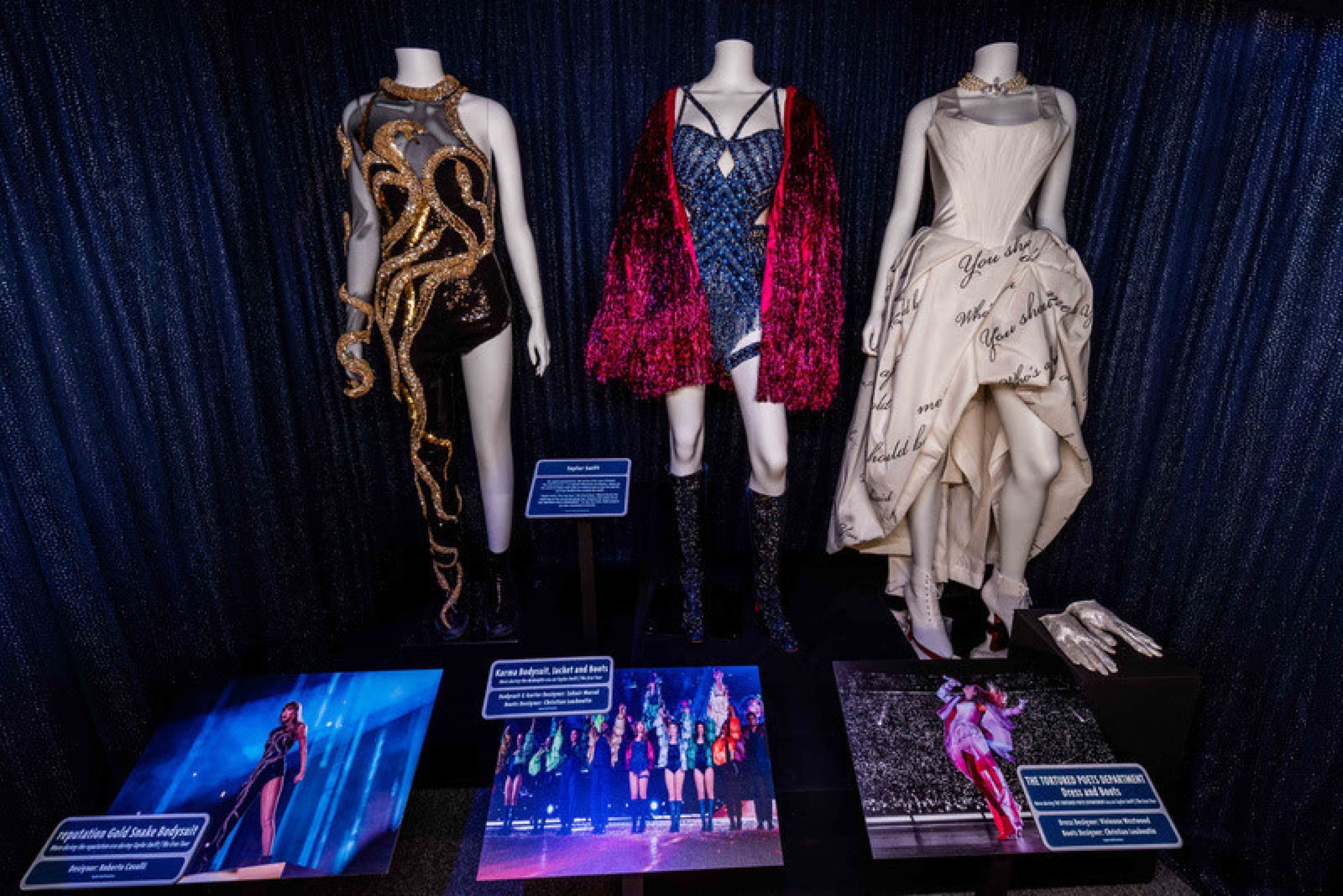 Disney’s Hollywood Studios recebe exposição exclusiva de figurinos da The Eras Tour, de Taylor Swift