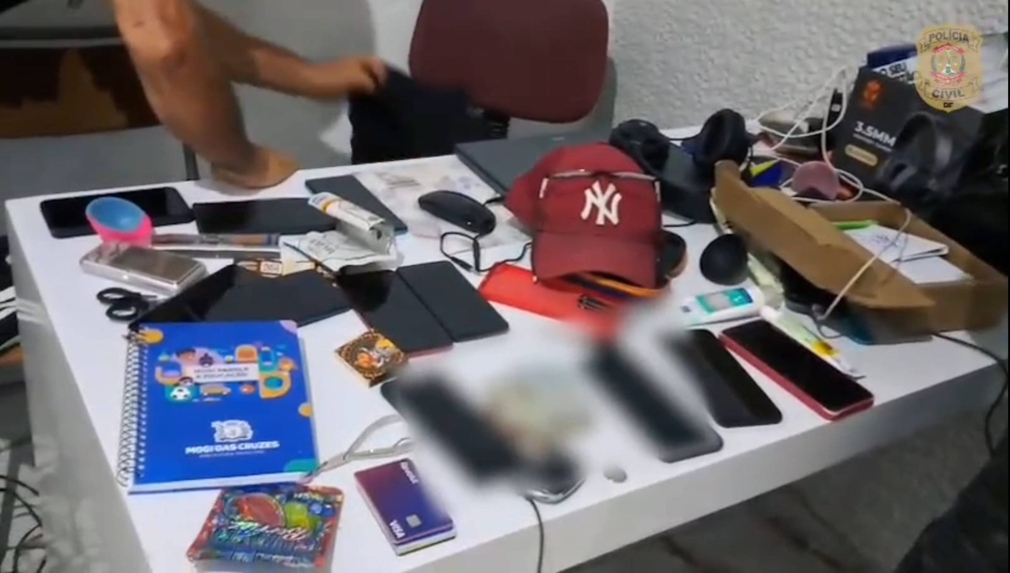 Quadrilha suspeita de golpe em idosos é alvo de 14 mandados da polícia; veja vídeo