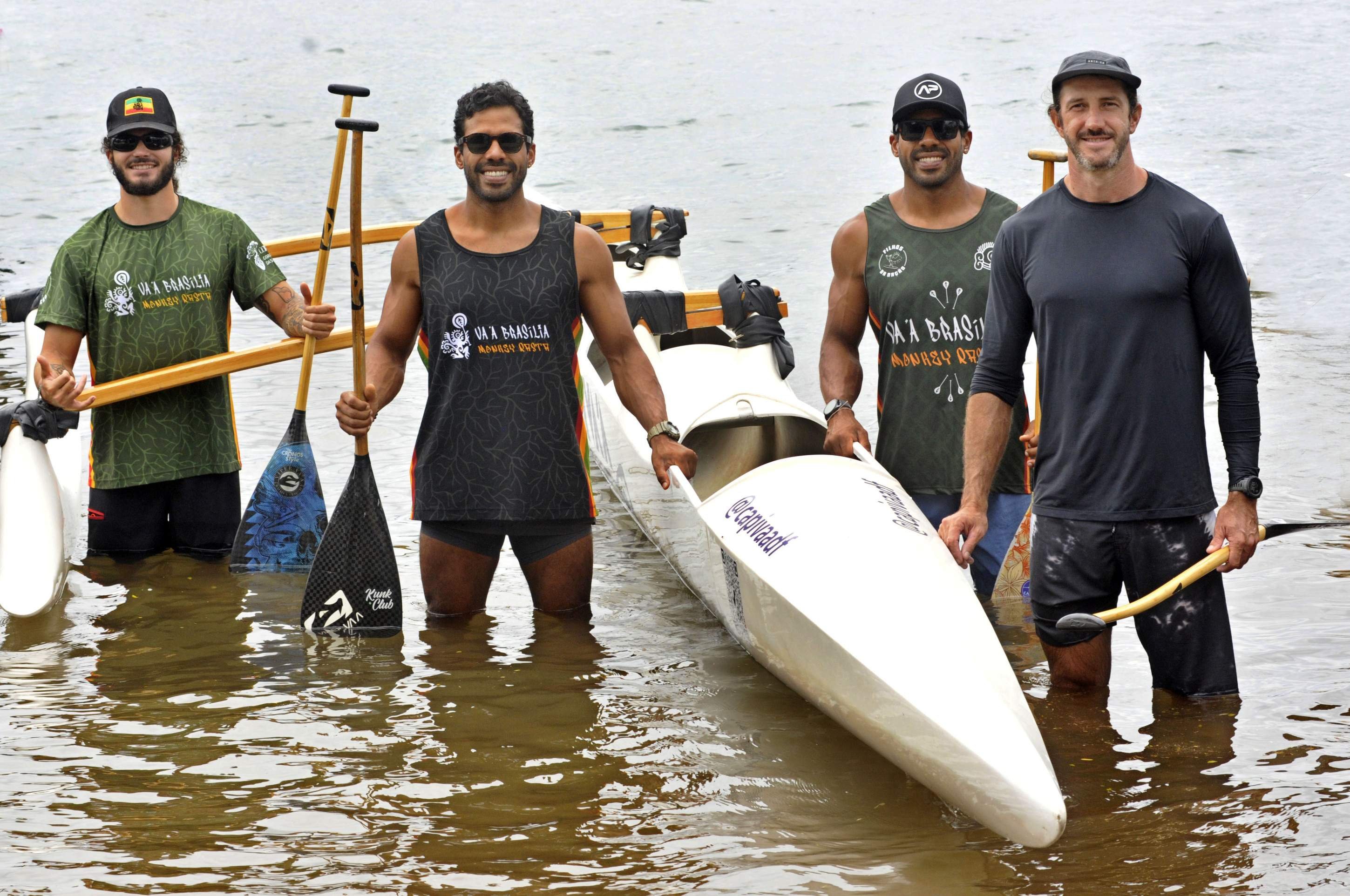 Caio Uchoa,&nbsp;Thiago Vieira,&nbsp;Matheus Vieira e&nbsp;Felipe Terrana da equipe brasileira vice-campe&atilde; no Pan-Americando 2025 de Canoa Havaiana