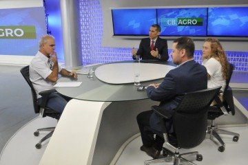 No CB.Agro, os pesquisadores José Humberto (E) e Suênia comentário que a escolaridade é um desafio -  (crédito:  Marcelo Ferreira/CB/D.A Press)