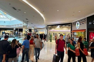 No Parkshopping, fluxo de consumidores aumentou e lojistas esperam mais movimento antes de 25 de dezembro  -  (crédito: Manuela S&aacute;) -No Parkshopping, fluxo de consumidores aumentou e lojistas esperam mais movimento antes de 25 de dezembro  -  (crédito: Manuela S&aacute;)