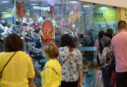  19/12/2025. Crédito: Minervino Júnior/CB/D.A Press. Brasil.  Brasilia - DF. Movimentação no Shoping Conjunto Nacional com as compras de Natal. -  (crédito: Minervino Júnior/CB/D.A.Press) - 19/12/2025. Crédito: Minervino Júnior/CB/D.A Press. Brasil.  Brasilia - DF. Movimentação no Shoping Conjunto Nacional com as compras de Natal. -  (crédito: Minervino Júnior/CB/D.A.Press)