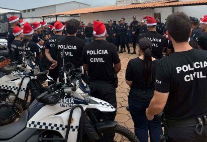 Na ação, também foram entregues brinquedos para crianças -  (crédito: Divulgação) -Na ação, também foram entregues brinquedos para crianças -  (crédito: Divulgação)