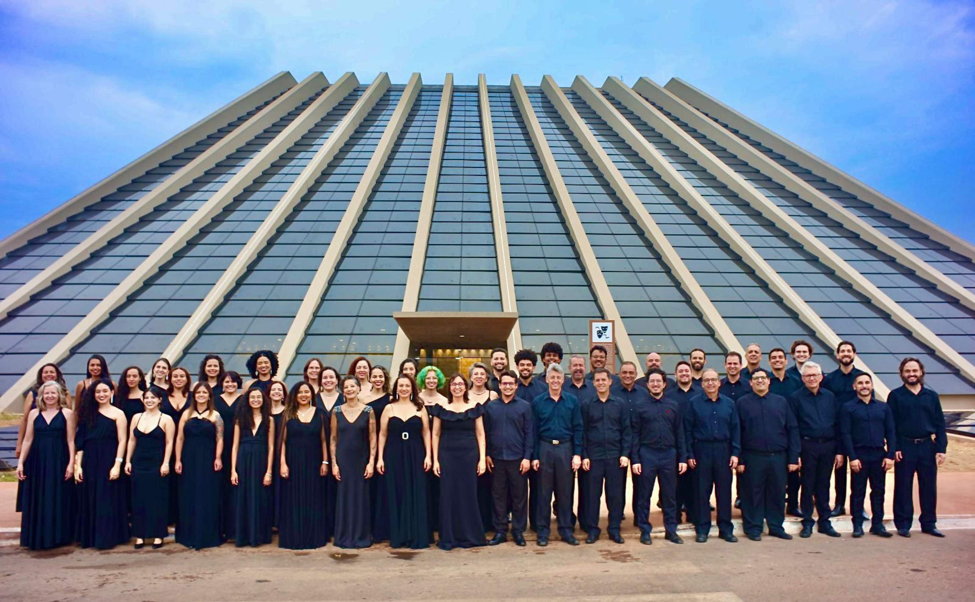 Natal em coro: conheça o trabalho do Cantus Firmus