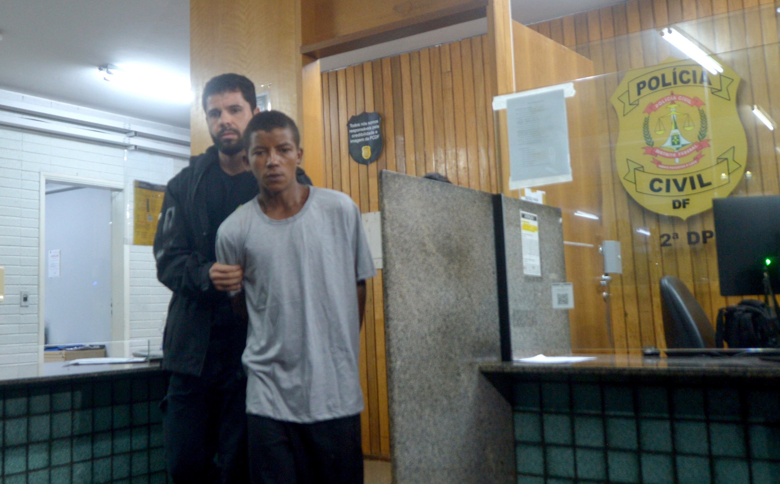  20/12/2025 - Ed Alves/CB/DA Press. Cidades. Criminoso que violentou mulher debaixo de pilotis da Asa Norte &eacute; preso