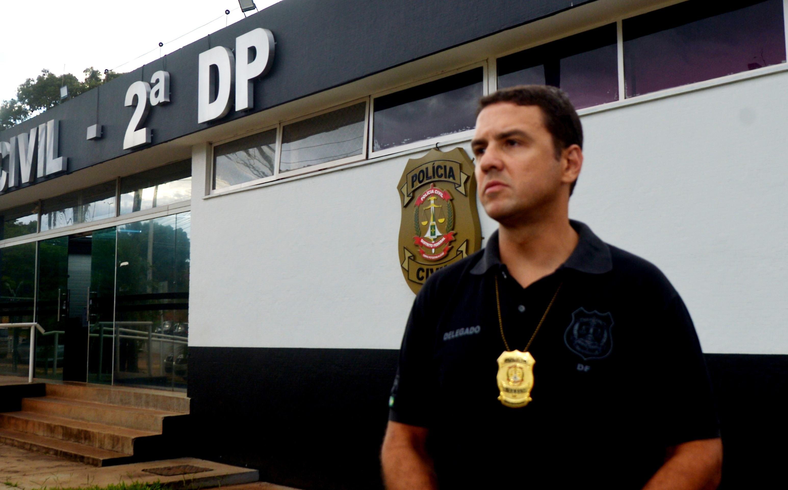  20/12/2025 - Ed Alves/CB/DA Press. Cidades. Delegado Marco Farah - 2&ordf; DP.  Criminoso que violentou mulher debaixo de pilotis da Asa Norte &eacute; preso. Policiais conseguiram localizar o agressor, de 19 anos, em uma invas&atilde;o, pr&oacute;ximo &agrave; Universidade de Bras&iacute;lia (UnB). 