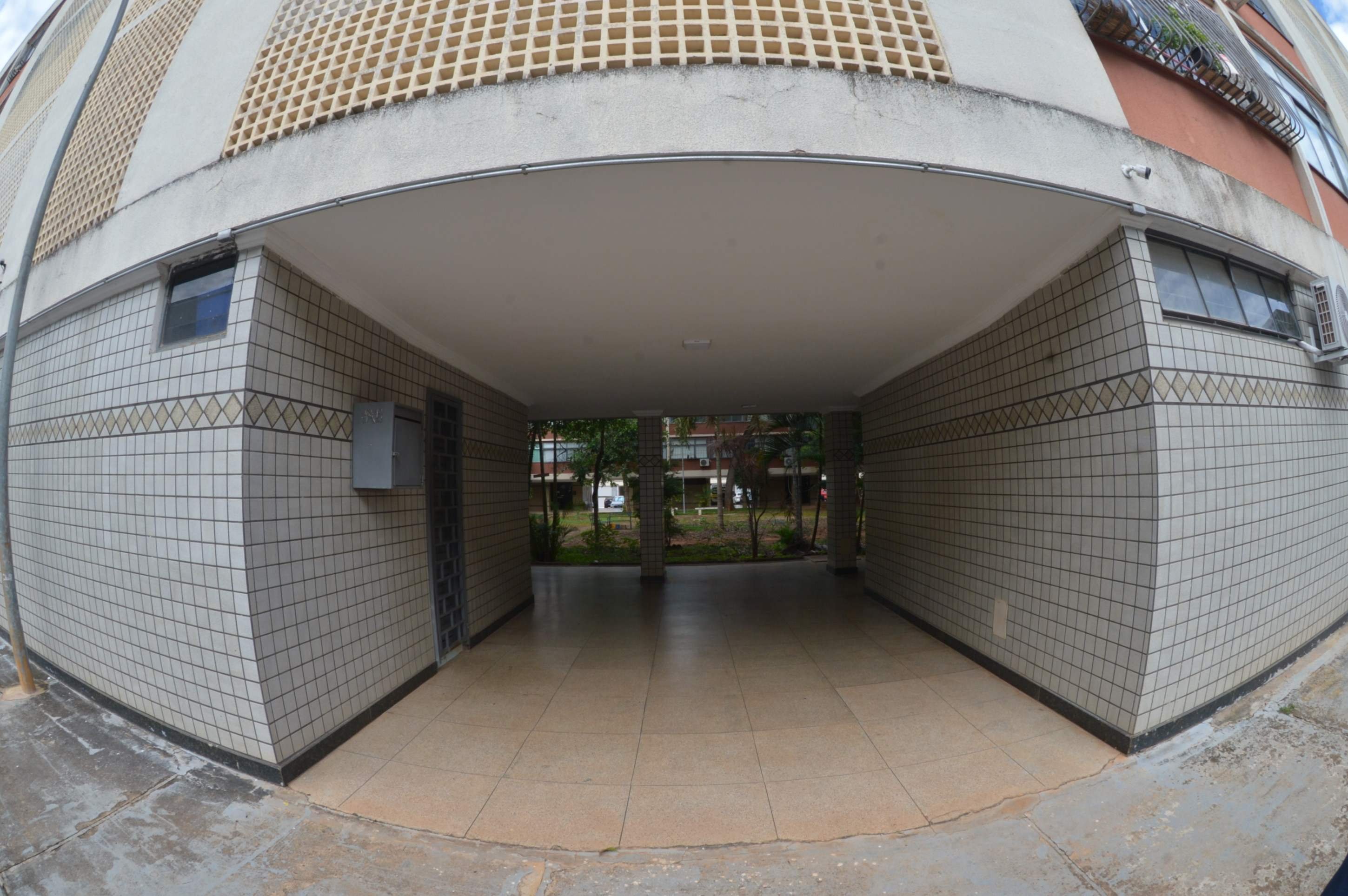 Criminoso violentou mulher debaixo de pilotis da 411 Norte, por volta da 1h da madrugada de ontem