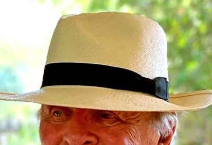 Anthony Hopkins deu uma declaração reveladora em entrevista recente à 'New York Times Magazine': “Eu poderia ter matado alguém, ou a mim mesmo, o que eu não me importava”. O relato remonta a 1975, quando, em blackout alcoólico, quase causou um acidente fatal. Uma voz misteriosa o fez abandonar a bebida instantaneamente. Desde então, vive há 50 anos em sobriedade. -  (crédito:  Reprodução do Instagram @anthonyhopkins) -Anthony Hopkins deu uma declaração reveladora em entrevista recente à 'New York Times Magazine': “Eu poderia ter matado alguém, ou a mim mesmo, o que eu não me importava”. O relato remonta a 1975, quando, em blackout alcoólico, quase causou um acidente fatal. Uma voz misteriosa o fez abandonar a bebida instantaneamente. Desde então, vive há 50 anos em sobriedade. -  (crédito:  Reprodução do Instagram @anthonyhopkins)