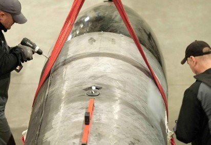 A Ucrânia constrói os mísseis em fábricas secretas — a equipe da BBC foi vendada antes de ser levada para lá. -  (crédito: Moose Campbell/BBC) -A Ucrânia constrói os mísseis em fábricas secretas — a equipe da BBC foi vendada antes de ser levada para lá. -  (crédito: Moose Campbell/BBC)