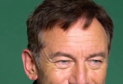 Jason Isaacs, conhecido por papéis em Harry Potter e The White Lotus, foi confirmado no elenco da nova série live-action de Tomb Raider, que terá Sophie Turner como a protagonista Lara Croft. As filmagens da  produção, criada por Phoebe Waller-Bridge para o Prime Video, devem começar em  janeiro de 2026. -  (crédito: Reprodução Instagram) -Jason Isaacs, conhecido por papéis em Harry Potter e The White Lotus, foi confirmado no elenco da nova série live-action de Tomb Raider, que terá Sophie Turner como a protagonista Lara Croft. As filmagens da  produção, criada por Phoebe Waller-Bridge para o Prime Video, devem começar em  janeiro de 2026. -  (crédito: Reprodução Instagram)