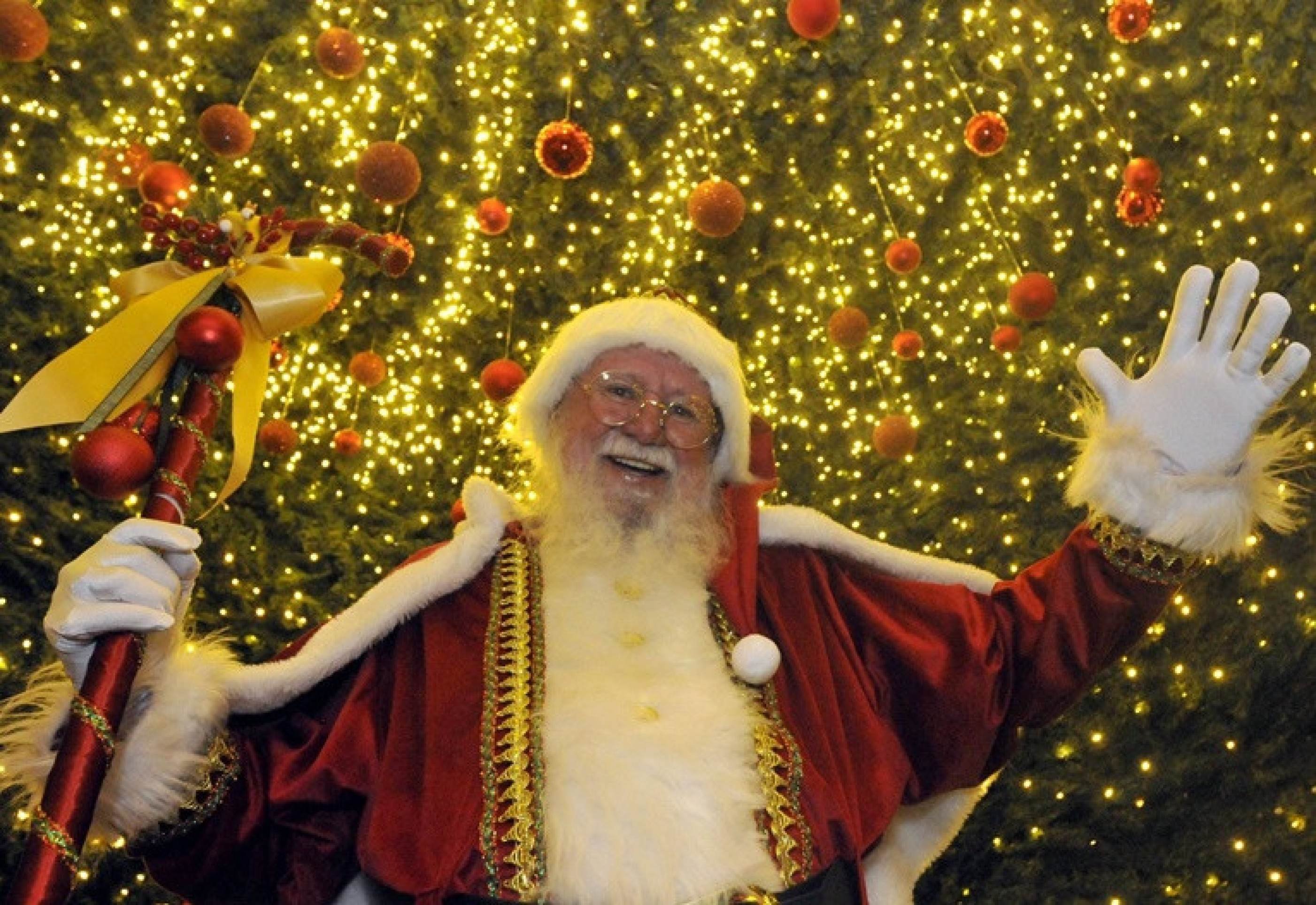 Natal no ar: conheça a rotina de trabalho  de Papais Noéis brasilienses