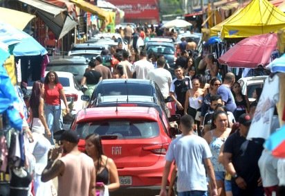  21/12/2025 - Ed Alves/CB/DA Press. Cidades. Movimento na Feira dos Goianos - Natal 2025. 