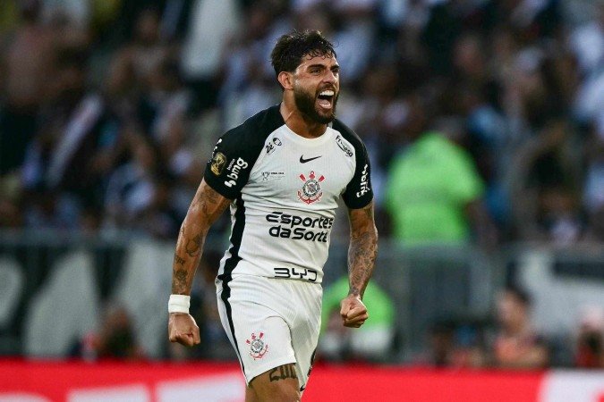  Corinthians' forward #09 Yuri Alberto celebrates scoring his team's first goal during the Brazil Cup second leg final football match between Vasco da Gama and Corinthians at the Maracana stadium in Rio de Janeiro, Brazil on December 21, 2025. (Photo by Pablo PORCIUNCULA / AFP)
      