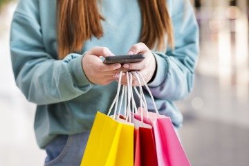                     -  (crédito:             )