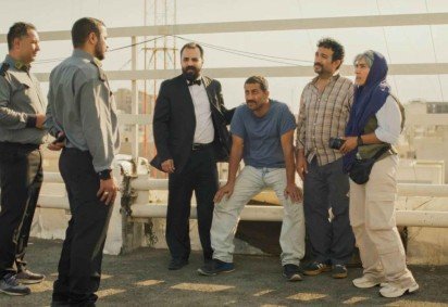 Inspirado na prisão de Jafar Panahi, Foi Apenas um Acidente transforma a experiência do cárcere em narrativa sobre repressão e resistência no Irã -  (crédito:  Divulgação) -Inspirado na prisão de Jafar Panahi, Foi Apenas um Acidente transforma a experiência do cárcere em narrativa sobre repressão e resistência no Irã -  (crédito:  Divulgação)