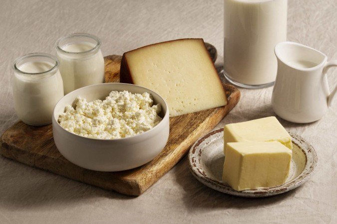 China anuncia tarifas temporárias de até 42,7% para laticínios da UE