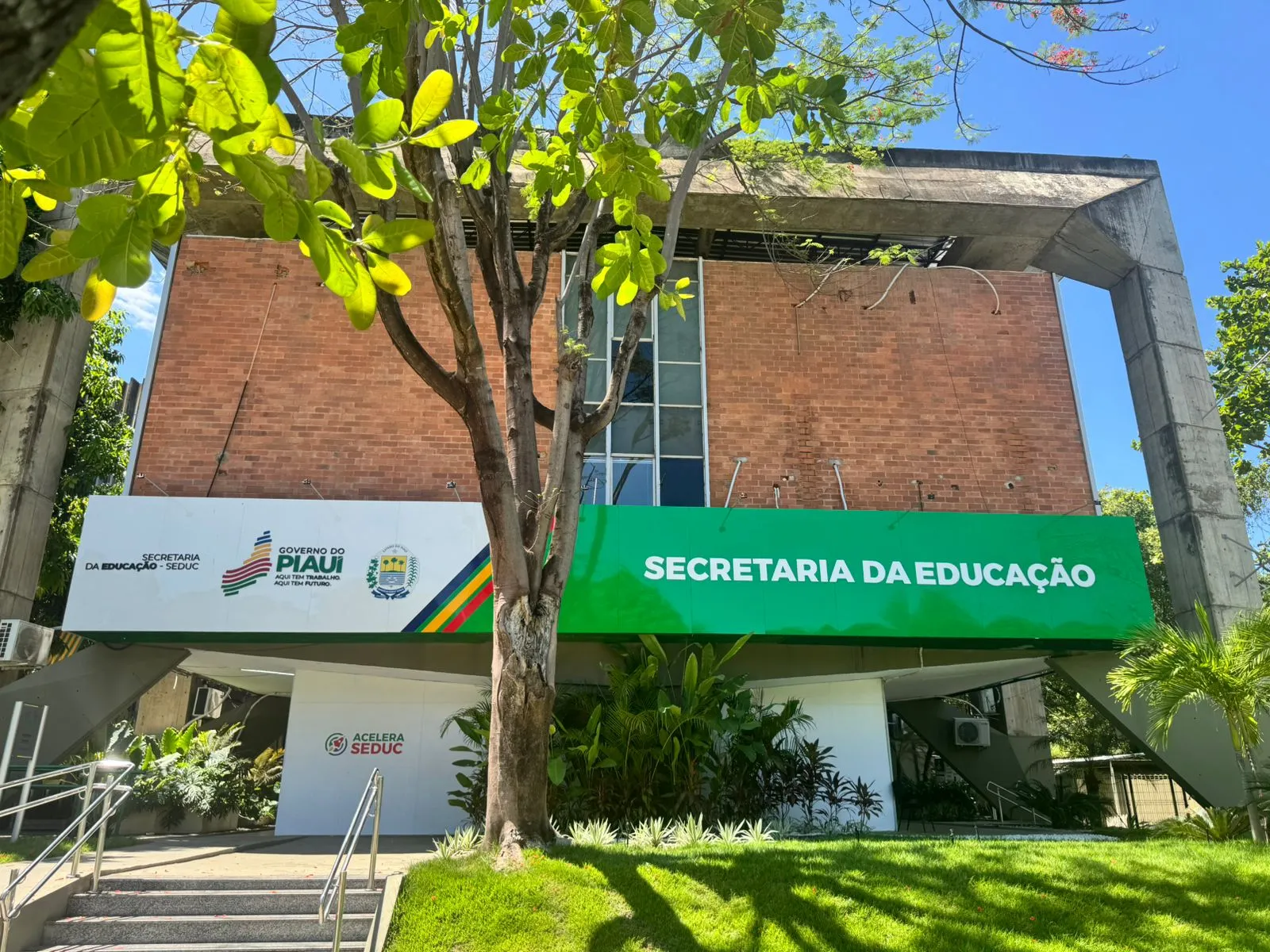 Concurso abre vaga para mais de quatro mil professores no Piauí -  (crédito: Reprodução/Seduc)